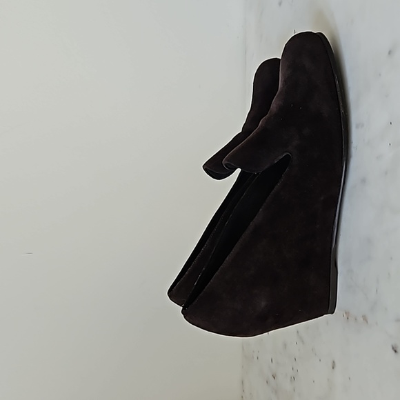 STUART WEITZMAN - silky soft rich chocolate brown suede wedge loafers - Picture 5 of 9